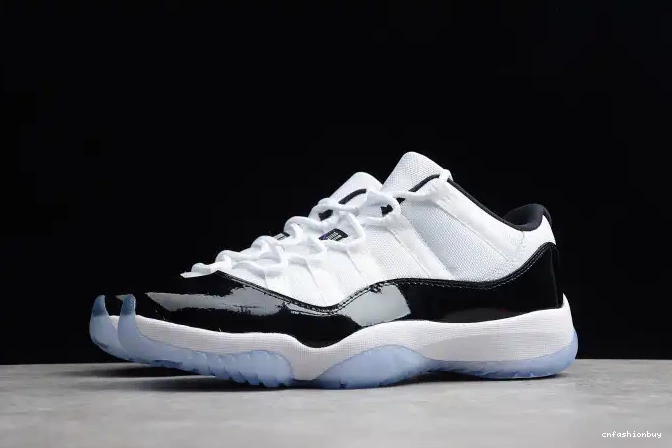 Low 528895-153 Black Air White mens 